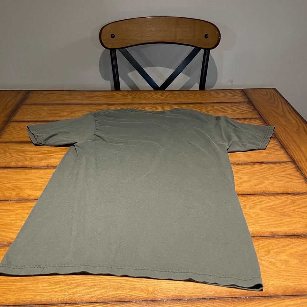 levi’s tshirt